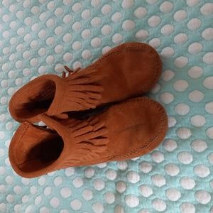 Minnetonka fringe boot